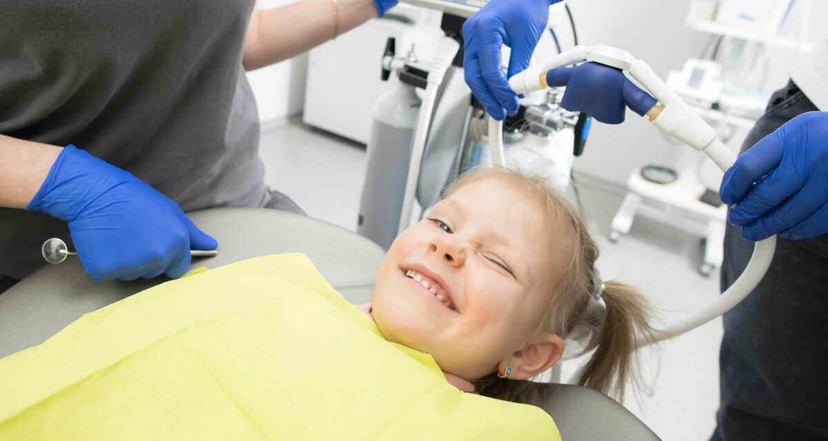 Dental-Assistance-Breglia-notizie-bambini-carie-1200x640.jpg